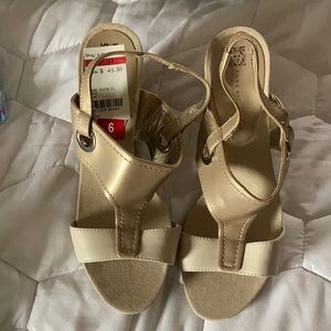 Brand new Anne Klein open toed shoes size 6
